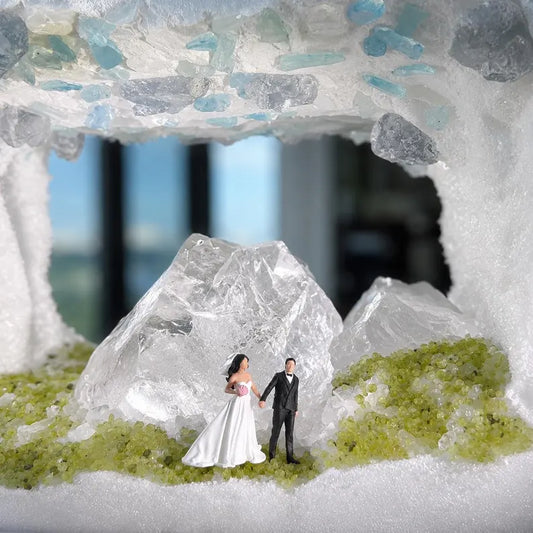 Wedding Crystal Diorama Night Light – Bride & Groom