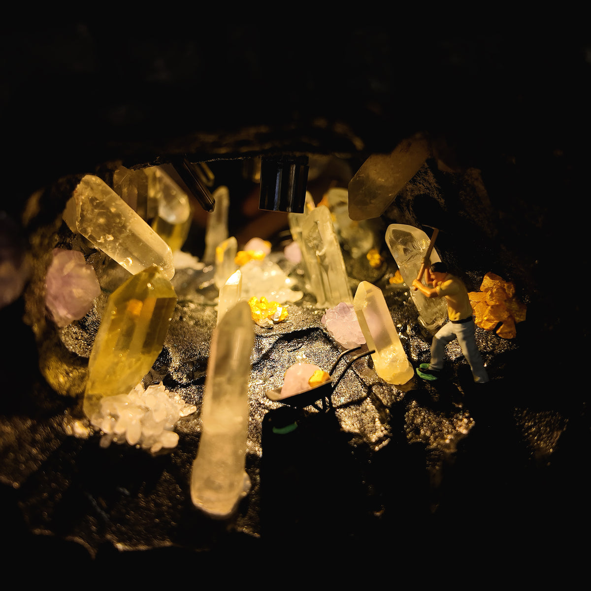 Crystal Mine Tunnel Night Light – Gemstone Diorama