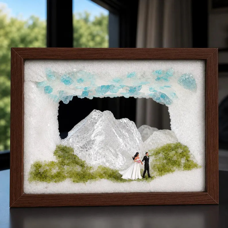 Wedding Crystal Diorama Night Light – Bride & Groom