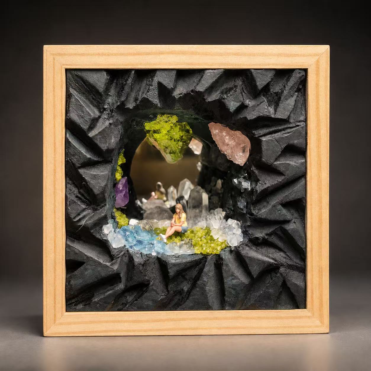 Crystal Cave Night Light – Quartz, Amethyst & Peridot