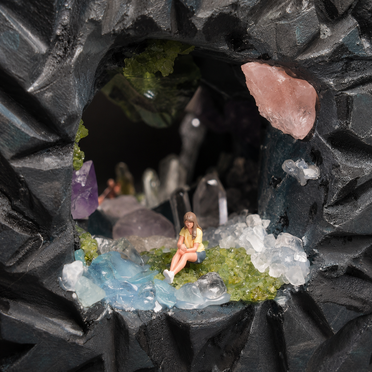 Crystal Cave Night Light – Quartz, Amethyst & Peridot