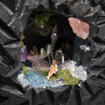 Crystal Cave Night Light – Quartz, Amethyst & Peridot