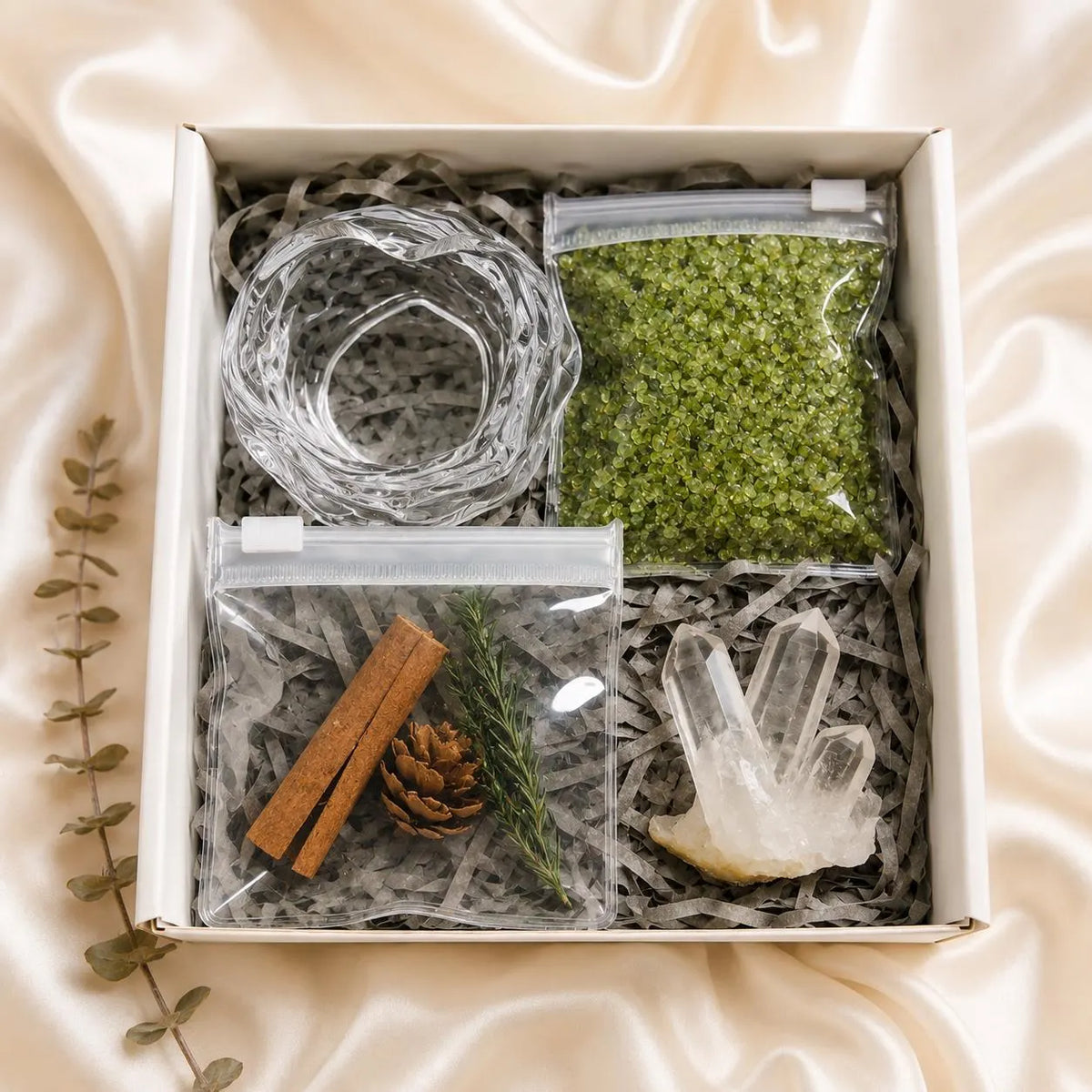 Peridot & Clear Quartz Garden – Green Crystal Decor